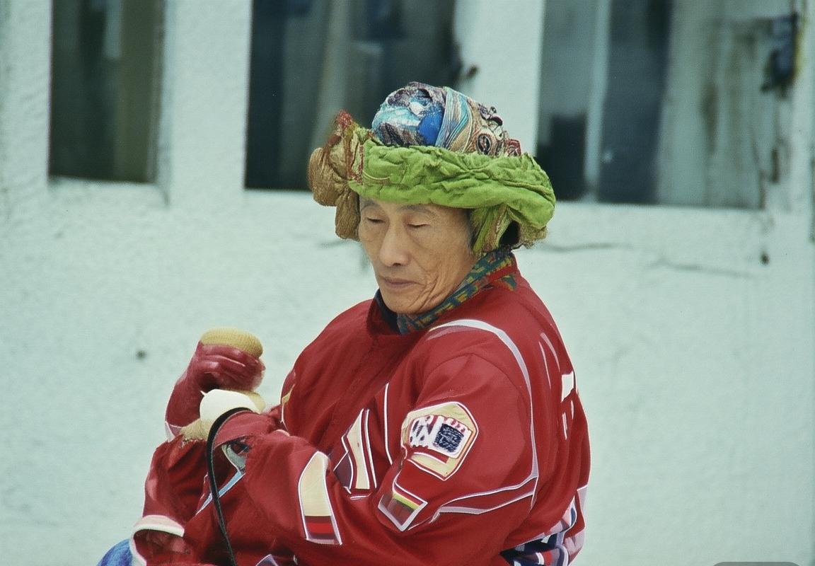 范戴克足球之路：从青训到世界顶级后卫的蜕变